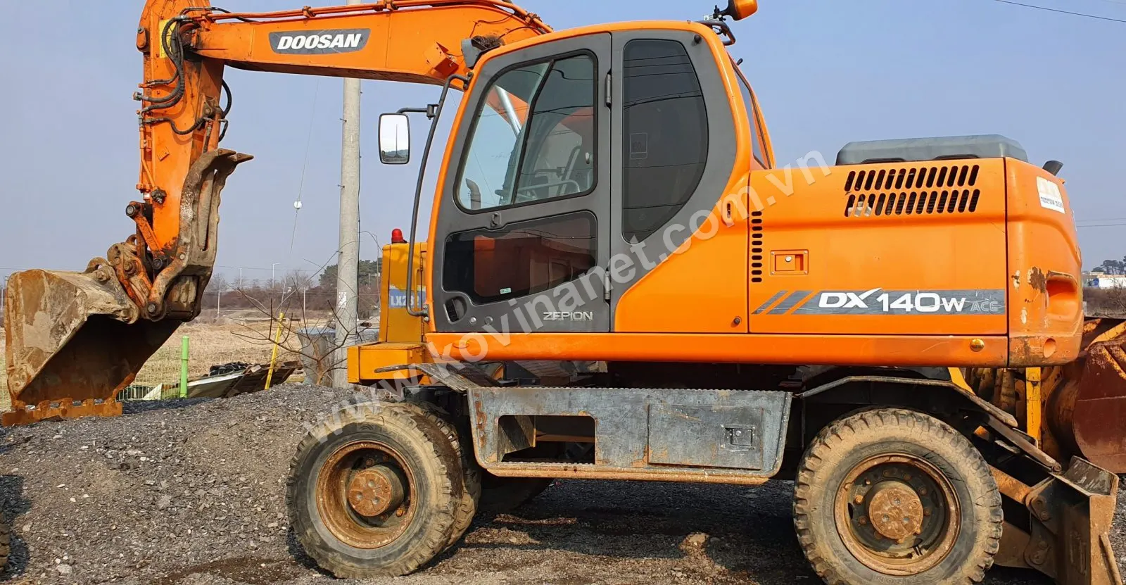 DOOSAN DX140W